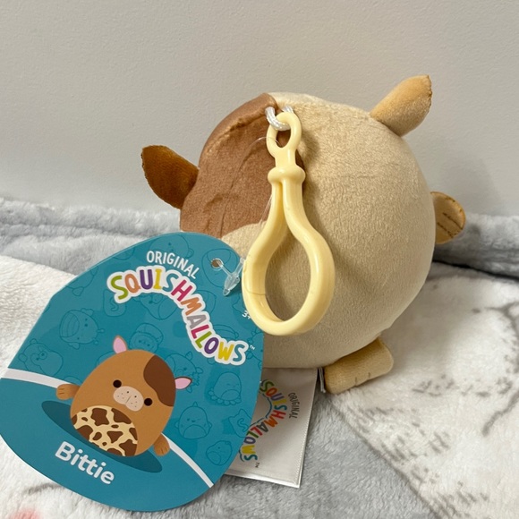 Bittie The Seacow Squishmallow Clip/Keychain - Picture 2 of 2